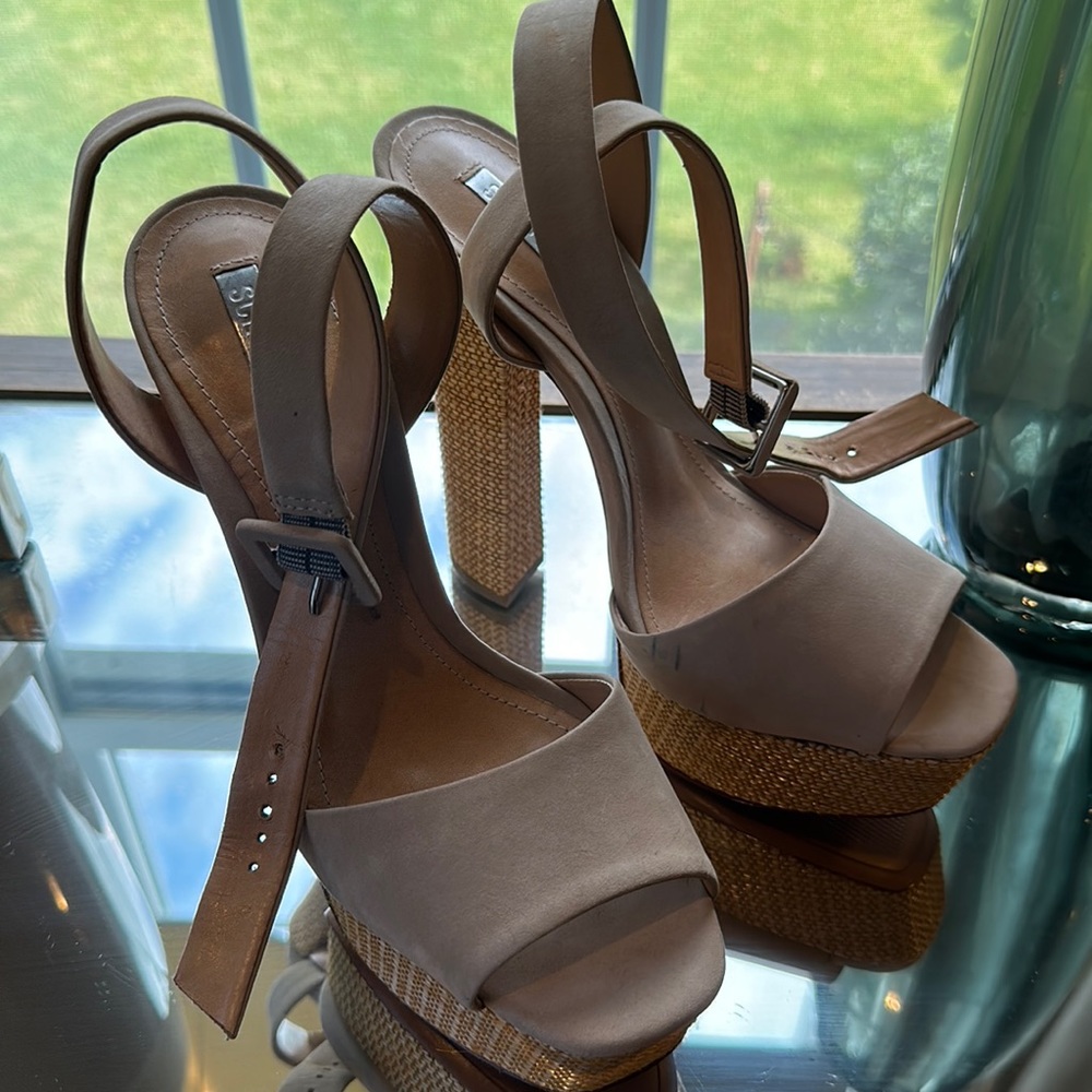 Schutz size 37